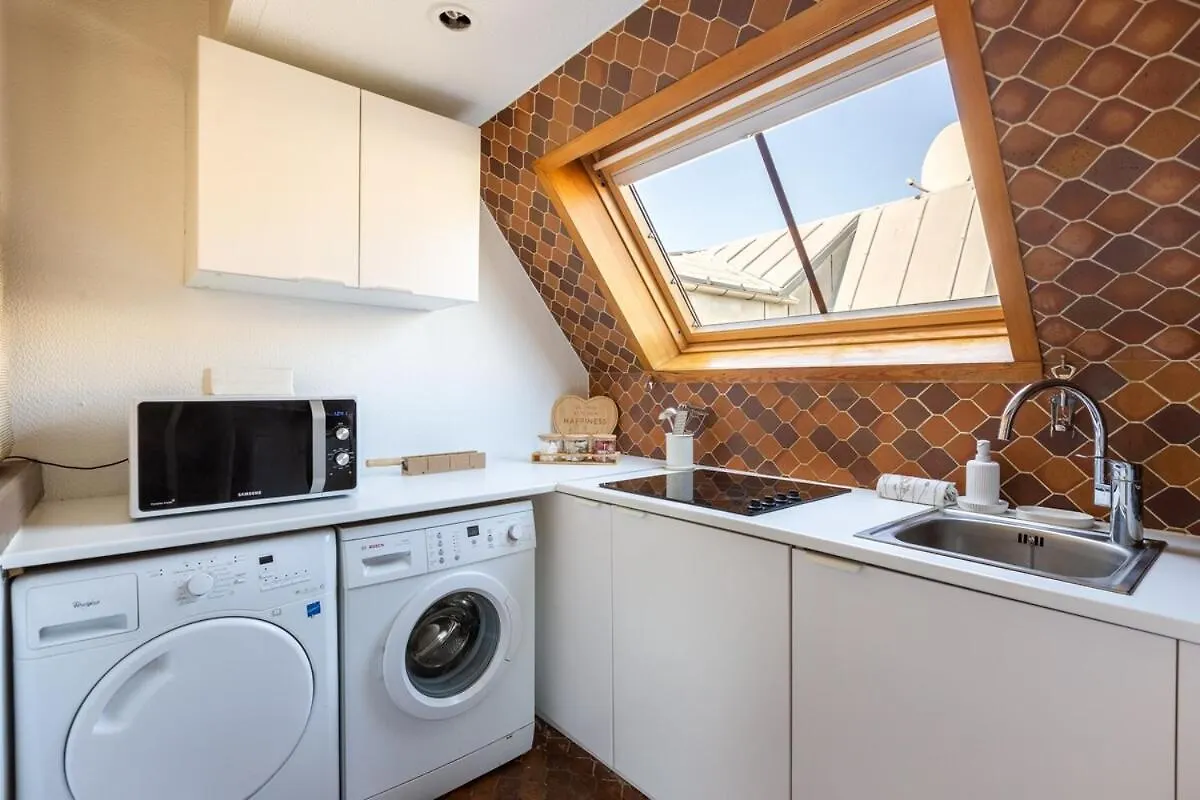 Apartment Champs Elysees Париж
