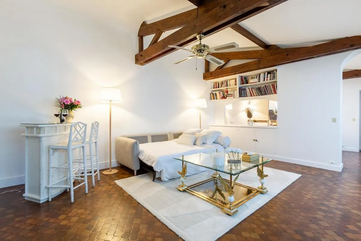 Apartment Champs Elysees 巴黎